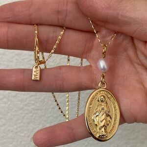 New Vanessa Mooney Mother Mary pearl gold hoop Necklace statement necklace gold